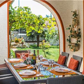4 Bedroom Villa with Pool and Annex near Porec, Sleeps 8